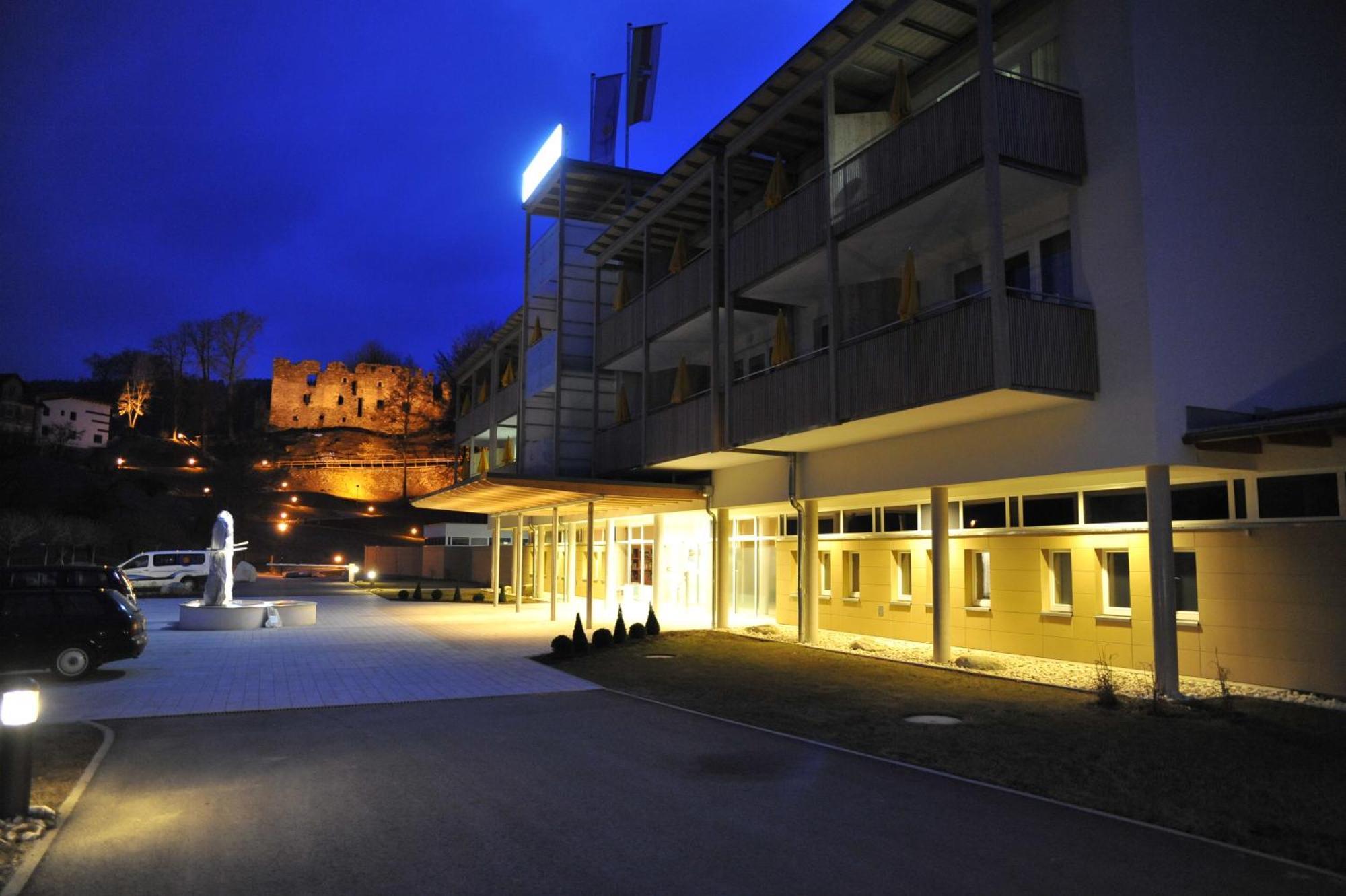 Gesundheitsresort Bad St. Leonhard Bad Sankt Leonhard im Lavanttal Ngoại thất bức ảnh