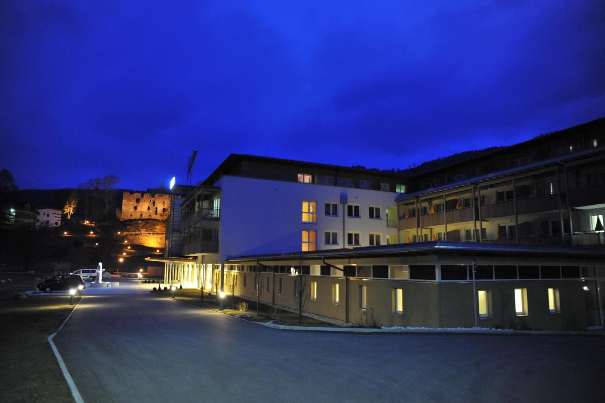 Gesundheitsresort Bad St. Leonhard Bad Sankt Leonhard im Lavanttal Ngoại thất bức ảnh